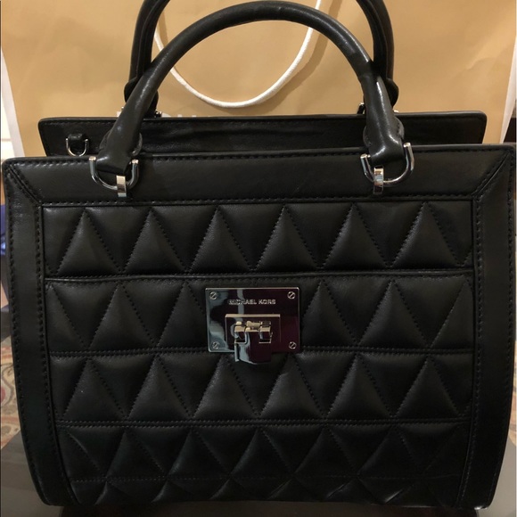 MICHAEL Michael Kors Handbags - 🆕 💕Make An Offer💕Michael Michael Kors Satchel